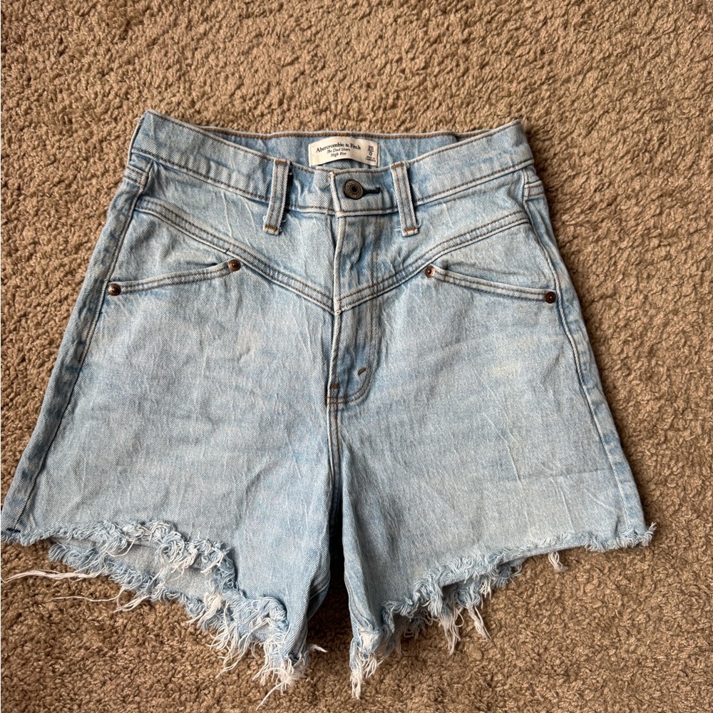 Women’s Abercrombie & Fitch Light Blue Denim Jean High Rise Dad Shorts 25